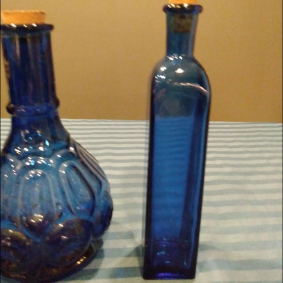 Set of 3 Decorative Glass Vases - Picture 4 of 4